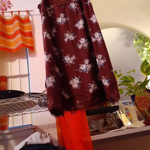 Top/Lingerie - Picture 3 of 10